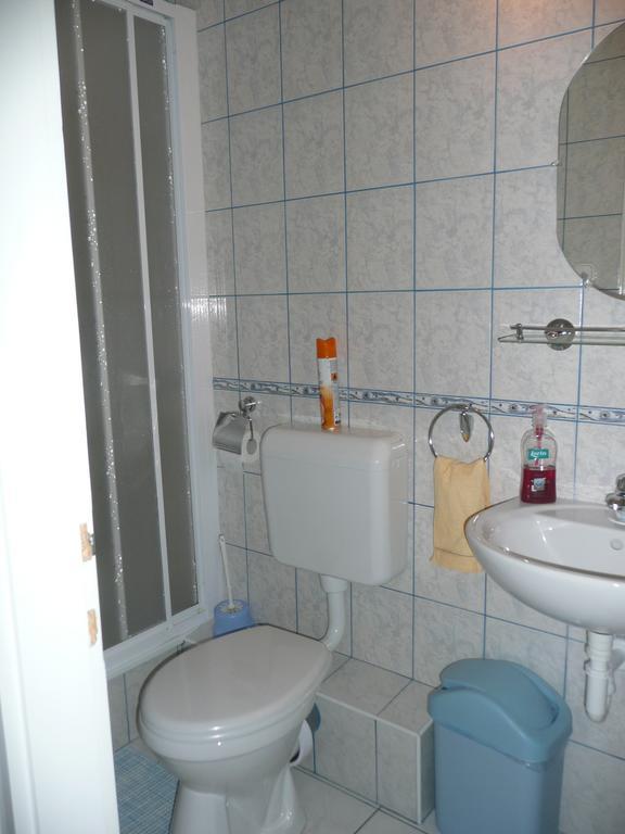 Zsuzsi Vendeghaz Hotell Zalaegerszeg Rum bild