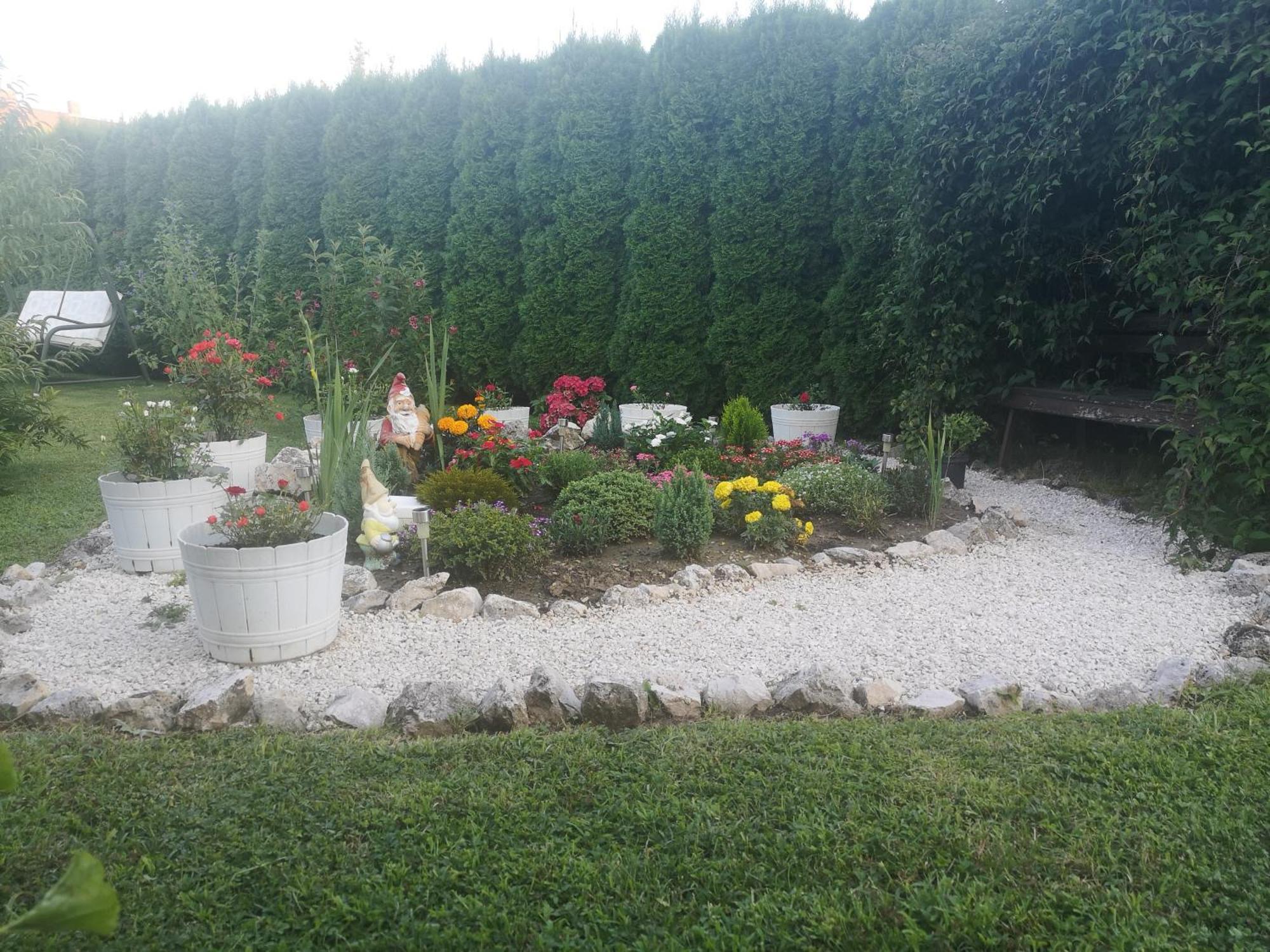 Zsuzsi Vendeghaz Hotell Zalaegerszeg Exteriör bild