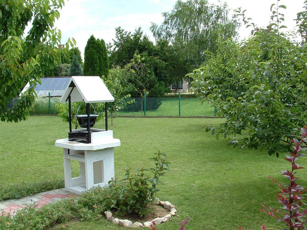 Zsuzsi Vendeghaz Hotell Zalaegerszeg Exteriör bild