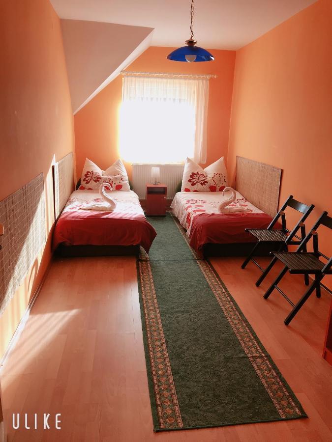 Zsuzsi Vendeghaz Hotell Zalaegerszeg Exteriör bild